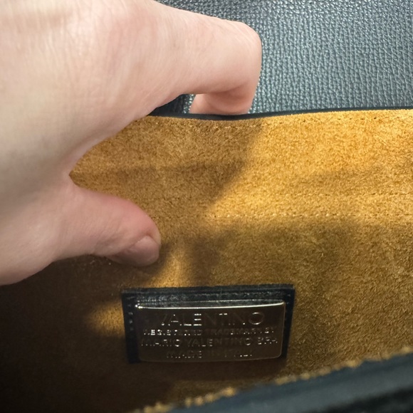 Valentino by Mariano handbag 7.5inx9inx3.75in - Picture 6 of 11